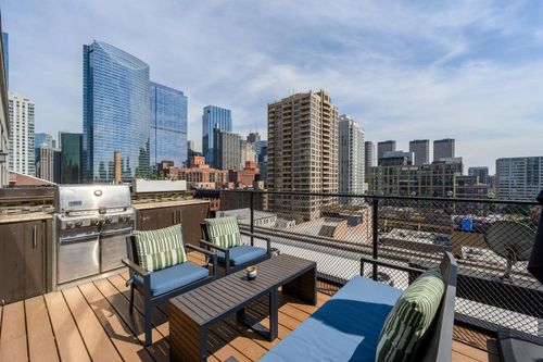 712-616 W Fulton St, Chicago, IL, 60661-1271 | Card Image
