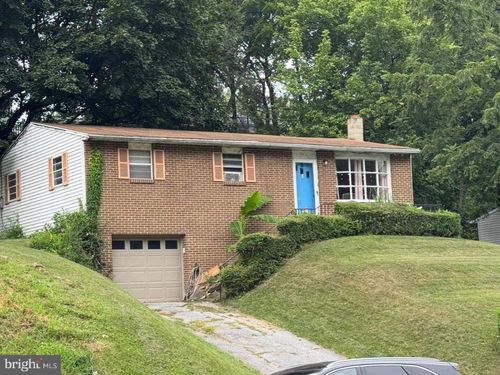 111 N Sporting Hill Rd, MECHANICSBURG, PA, 17050-2454 | Card Image