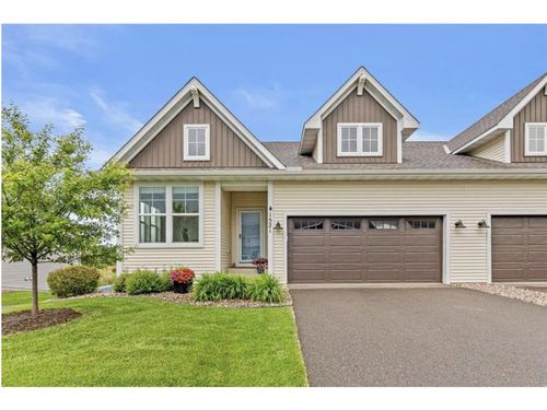 1521 Southpoint Dr, HUDSON, WI, 54016-5564 | Card Image