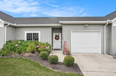 3 - 1092 Country Air Drive, Condo with 2 bedrooms, 2 bathrooms and null parking in Wayland MI | Image 1