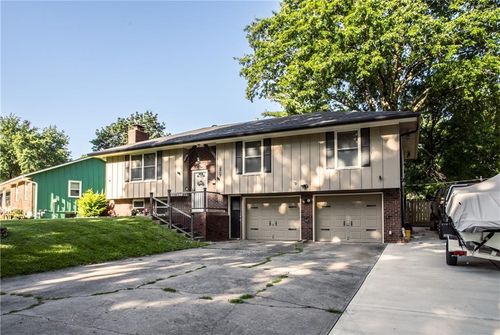 2407 5th St, Blue Springs, MO, 64014-1103 | Card Image