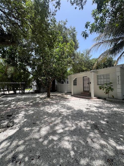 6701 Ne Miami Pl, Miami, FL, 33138-5437 | Card Image