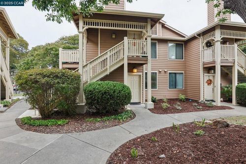 47 Lakeshore Ct, Richmond, CA, 94804-7420 | Card Image