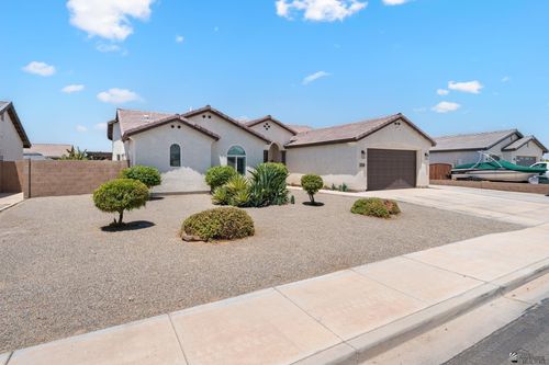 3328 W 39th Pl, Yuma, AZ, 85365-5550 | Card Image