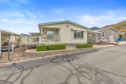 34-8401 Old Stage Road, Central Point, OR, 97502 | Card Image