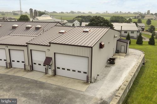 3756 E Newport Rd, GORDONVILLE, PA, 17529-9723 | Card Image