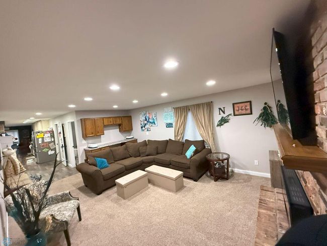 Living Room | Image 11