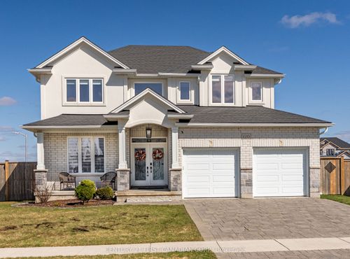 120 Coyne Lane, Lucan, ON, N0M2J0 | Card Image