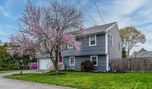23 Detroit Ave, Warren, RI, 02885-1704 | Card Image