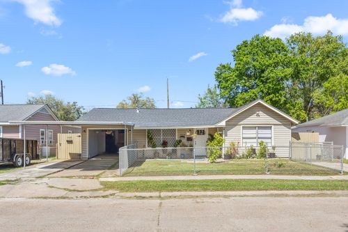 1211 Trimm Ave, Pasadena, TX, 77502-3916 | Card Image