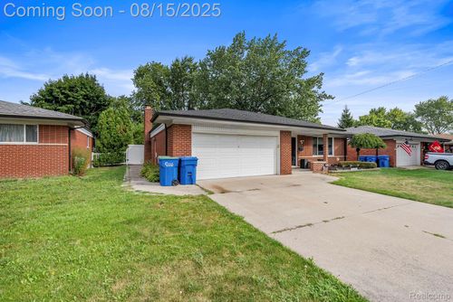 4629 Red Maple Dr, Warren, MI, 48092-2357 | Card Image