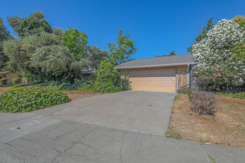 7640 Tattershall Way, Sacramento, CA, 95823-4141 | Card Image