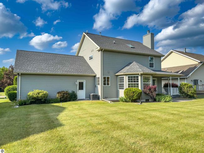 318 Red Maple Ln, House other with 3 bedrooms, 3 bathrooms and null parking in Shepherd MI | Image 7