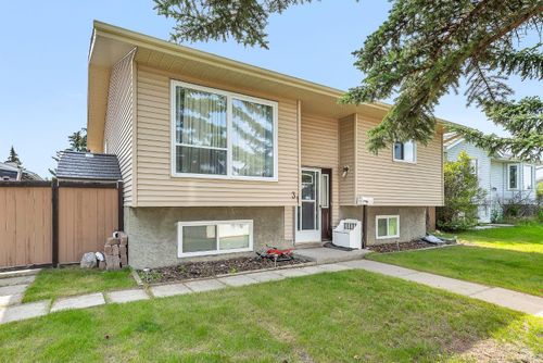 31 W Edge Rd, Cochrane, AB, T4C1J4 | Card Image