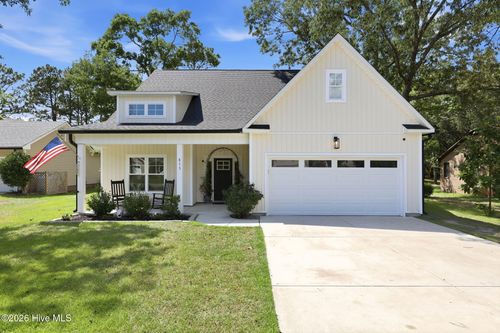 813 Bluebird Dr, New Bern, NC, 28560-7149 | Card Image