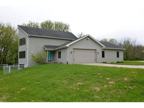 4805 Schneider Dr, Fitchburg, WI, 53575-2231 | Card Image