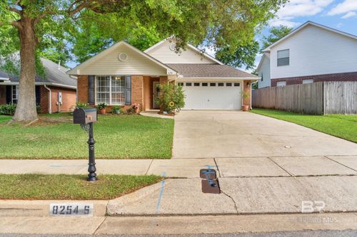 8254 Magnolia Village Dr S, Mobile, AL, 36695-6242 | Card Image