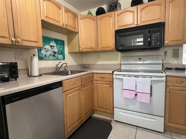 APT-203 - 504 Gardens Dr, Condo with 2 bedrooms, 1 bathrooms and null parking in Pompano Beach FL | Image 8