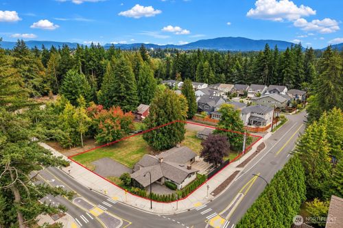 21805 Se 4th St, Sammamish, WA, 98074-3711 | Card Image