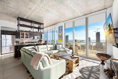 apt-h2009-3470 E Coast Ave, Miami, FL, 33137-4229 | Card Image