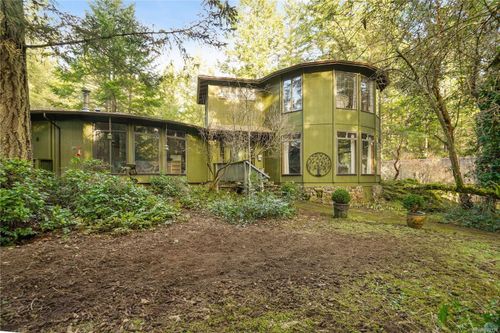 3383 Lakeridge Pl, Victoria, BC, V9E1C8 | Card Image