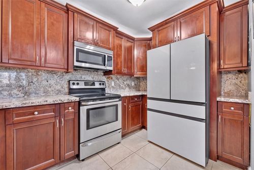 107-3007 N Oakland Forest Dr, Oakland Park, FL, 33309-7629 | Card Image