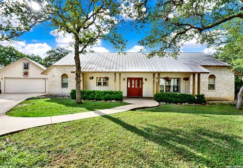 181 Settlers Cir, Bandera, TX, 78003-4800 | Card Image