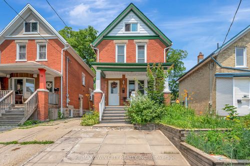 42 Shanley St, Kitchener, ON, N2H5N9 | Card Image