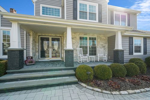 8 Kimberly Ct, Manorville, NY, 11949-2627 | Card Image