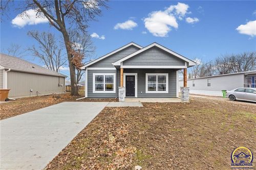 832 E Hamblin St, Ottawa, KS, 66067-3118 | Card Image