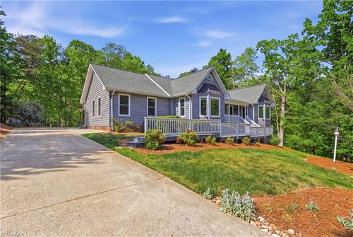 157 Beech Tree Ct, Eden, NC, 27288-5352 | Card Image