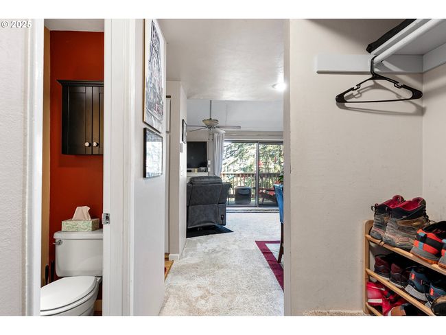 151 Treehill Loop, Condo with 2 bedrooms, 2 bathrooms and null parking in Eugene OR | Image 7