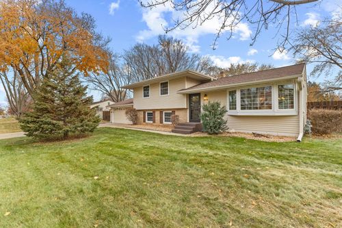 4004 Mcknight Rd N, White Bear Lake, MN, 55110-4407 | Card Image