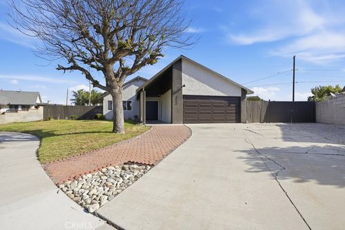 4063 Honeysuckle St, Riverside, CA, 92501 | Card Image