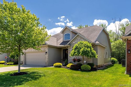 13 Logan Ln, Lancaster, NY, 14086-9113 | Card Image