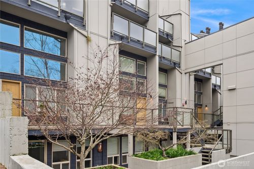 b727-7309 Sand Point Way Ne, Seattle, WA, 98115-6300 | Card Image