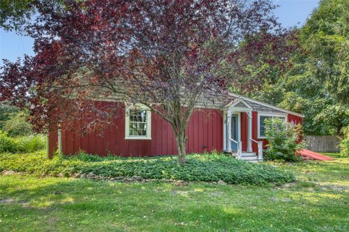 65 Ryder Farm Ln, Orient, NY, 11957-1330 | Card Image