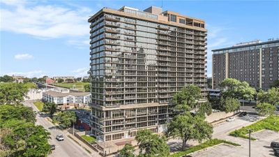 501 - 600 E Admiral Boulevard, Condo with 2 bedrooms, 2 bathrooms and null parking in Kansas City MO | Image 1