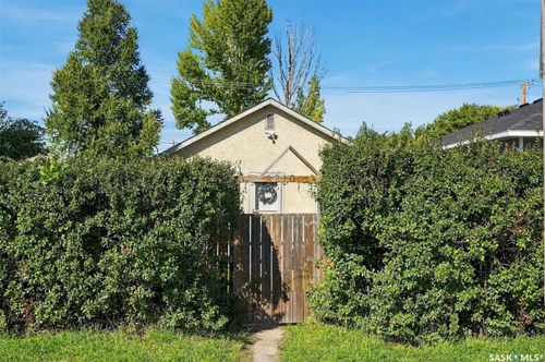 2210 20th Street W, Saskatoon, SK, S7M1B1 | Card Image