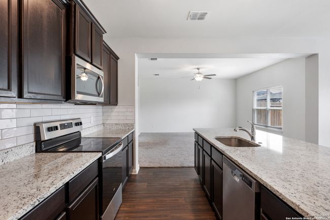 3862 Leighton Hbr, House other with 4 bedrooms, 3 bathrooms and null parking in Von Ormy TX | Image 9