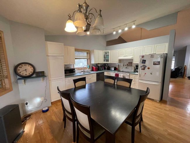 1503 23 Avenue, Home with 5 bedrooms, 3 bathrooms and 4 parking in Didsbury AB | Image 6