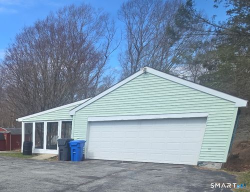 99 Squaw Rock Rd, Moosup, CT, 06354-1718 | Card Image