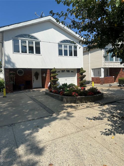 160 87th St, Howard Beach, NY, 11414-3034 | Card Image