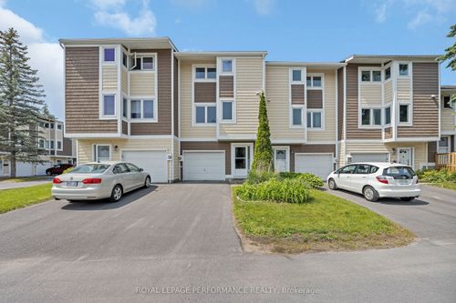 302 Salter Cres, Kanata, ON, K2K1Z3 | Card Image