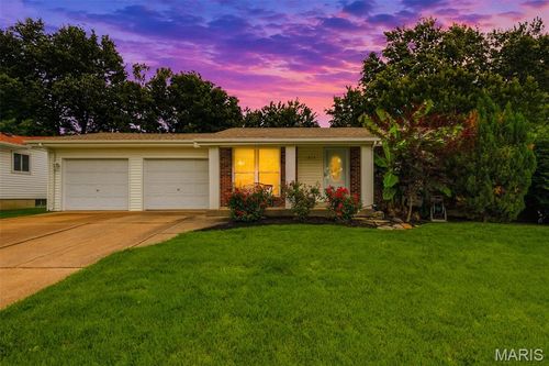 1815 Keeven Ln, Florissant, MO, 63031-6437 | Card Image