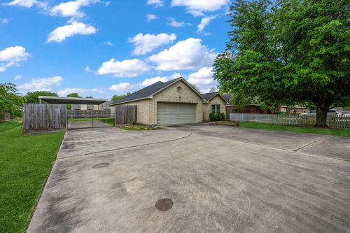 4019 N Fm 565 Rd, Baytown, TX, 77523-9639 | Card Image