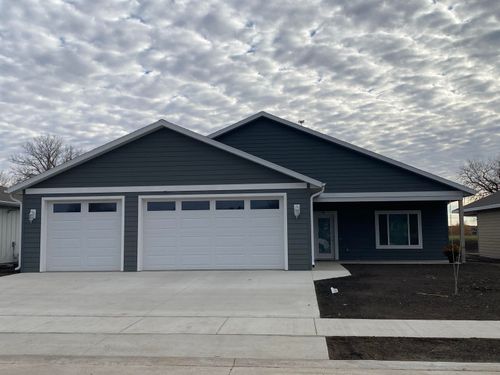 3605 Pinewood Dr, Spirit Lake, IA, 51360 | Card Image
