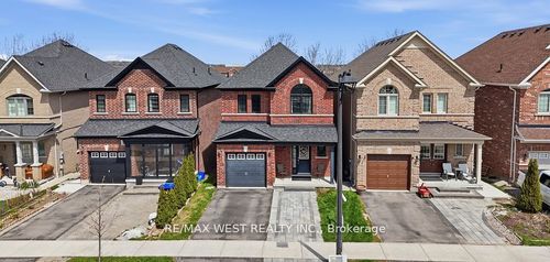 296 Miller Park Ave, Bradford, ON, L3Z0X9 | Card Image