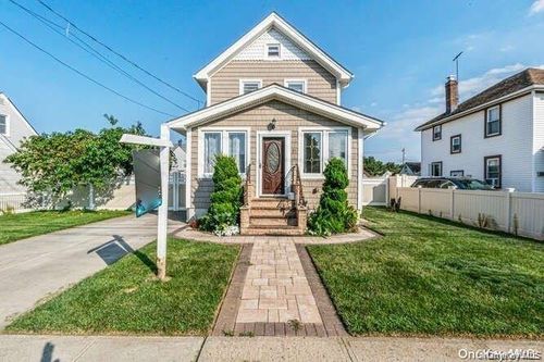 91 Rockmart Ave, Elmont, NY, 11003-1728 | Card Image