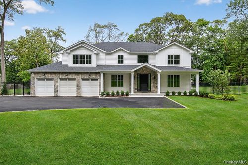 32 Pine Rd, Syosset, NY, 11791-4216 | Card Image